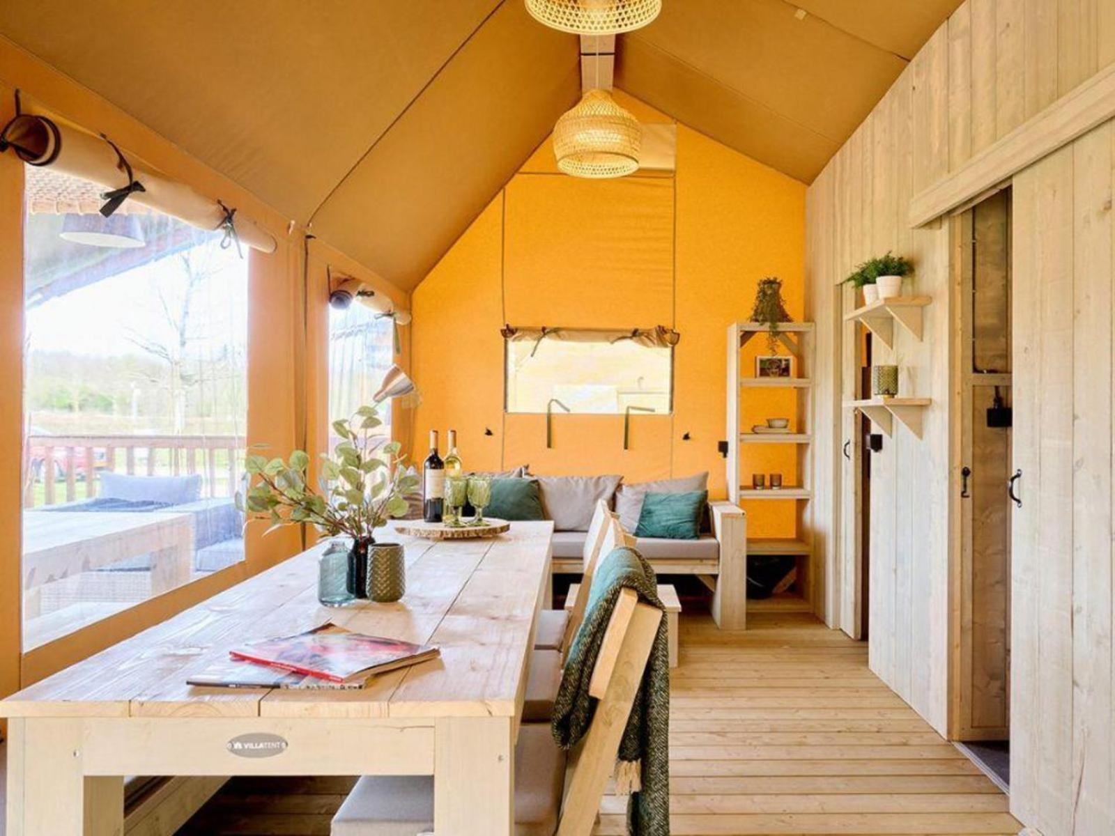 Safaritent Of Camping Neede